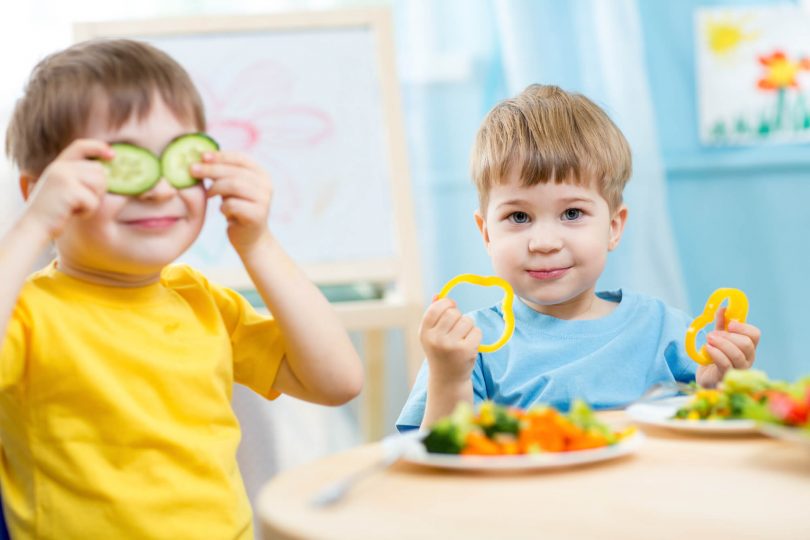Chăm sóc trẻ qua chế độ dinh dưỡng đầy đủ